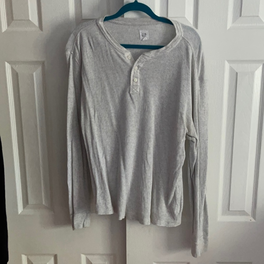 Heather grey waffle knit shirt
